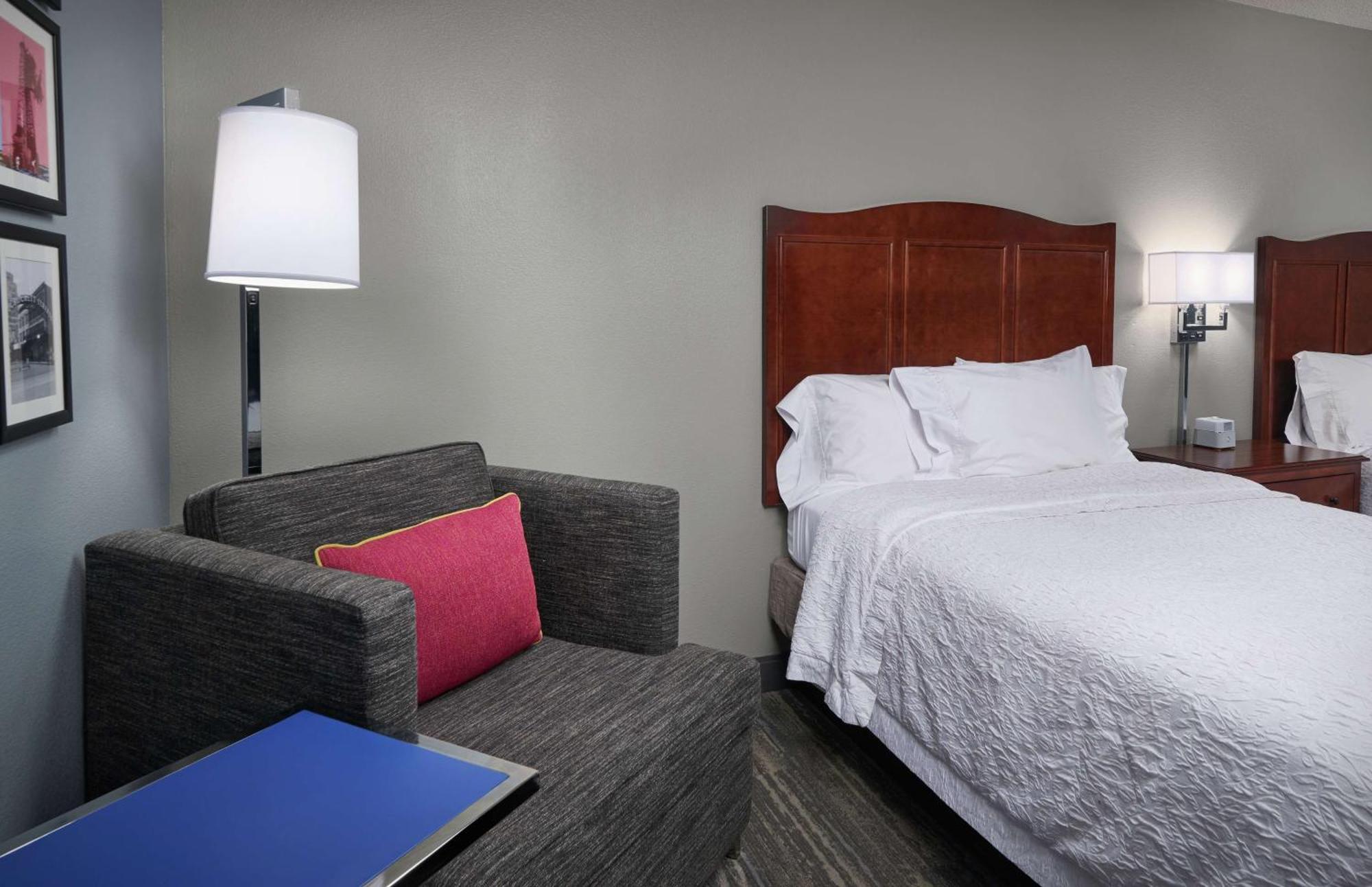 Hotel Hampton 3*