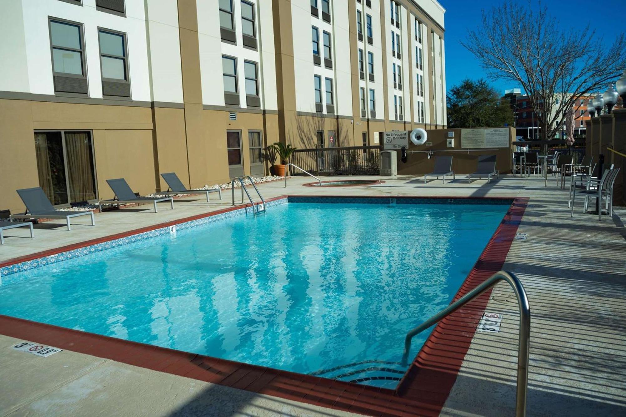 Hotel Hampton 3*